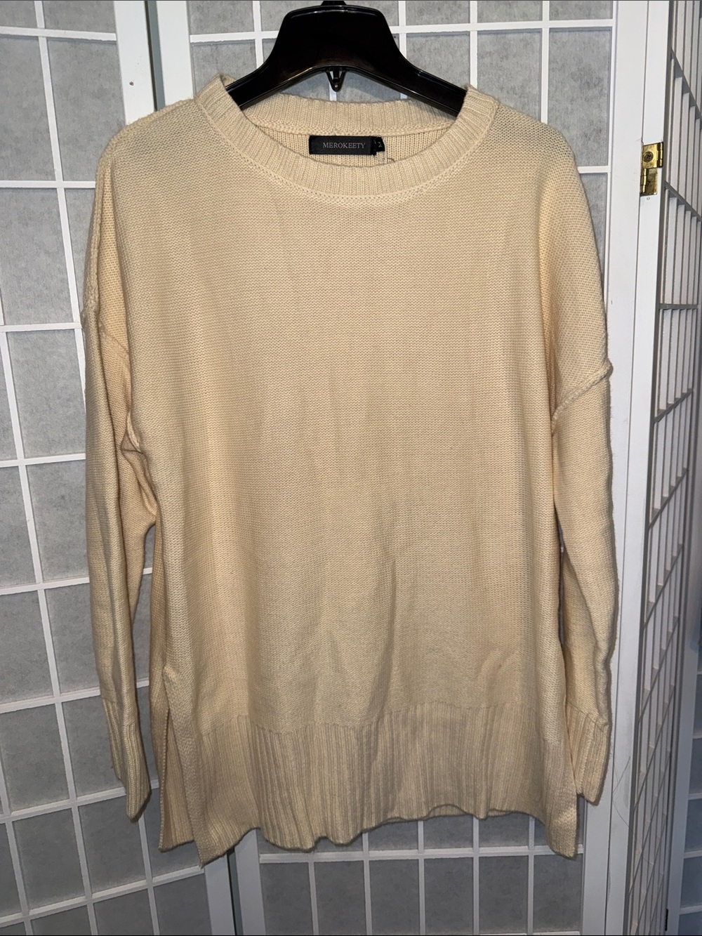 Women’s Cream Sweater Size M